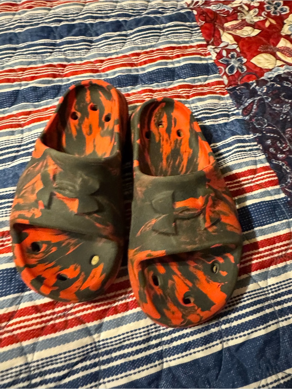 Red  and Black Marbled Slip-On Under Armor Boy Sandals size 2